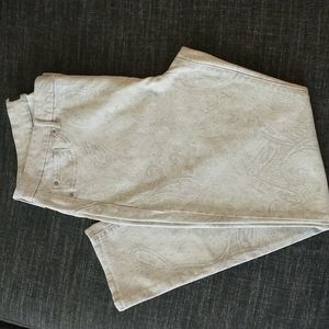 CLEAROUT! CHICO'S So Slimming Paisley Jeans